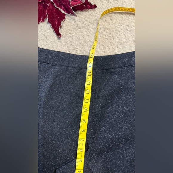 Express Extreme High Rise Metallic Sparkle Shorts - Black - Size Medium - Picture 5 of 8